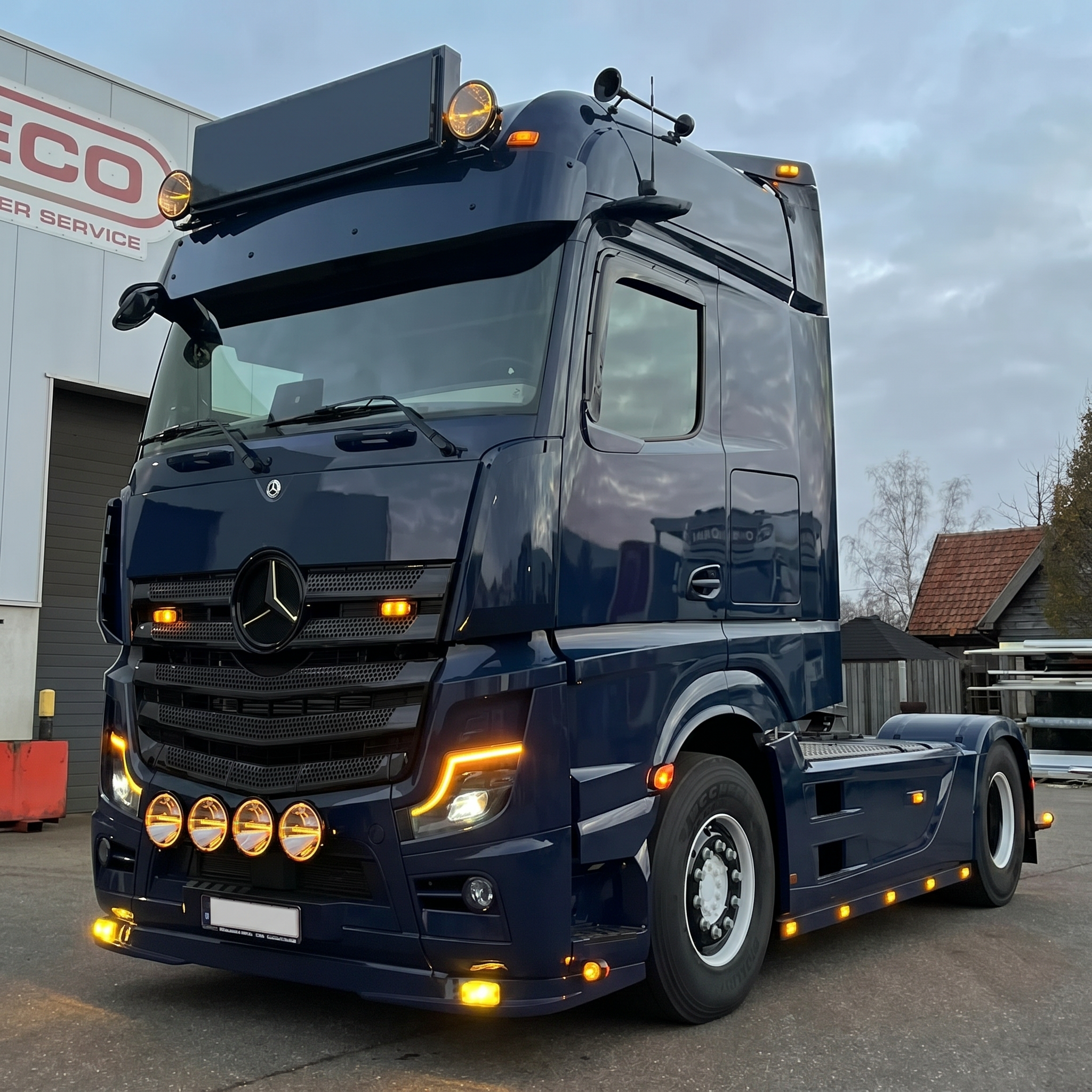 Mercedes Actros MP5 DRL Conversion Kit (Amber) (2020+)