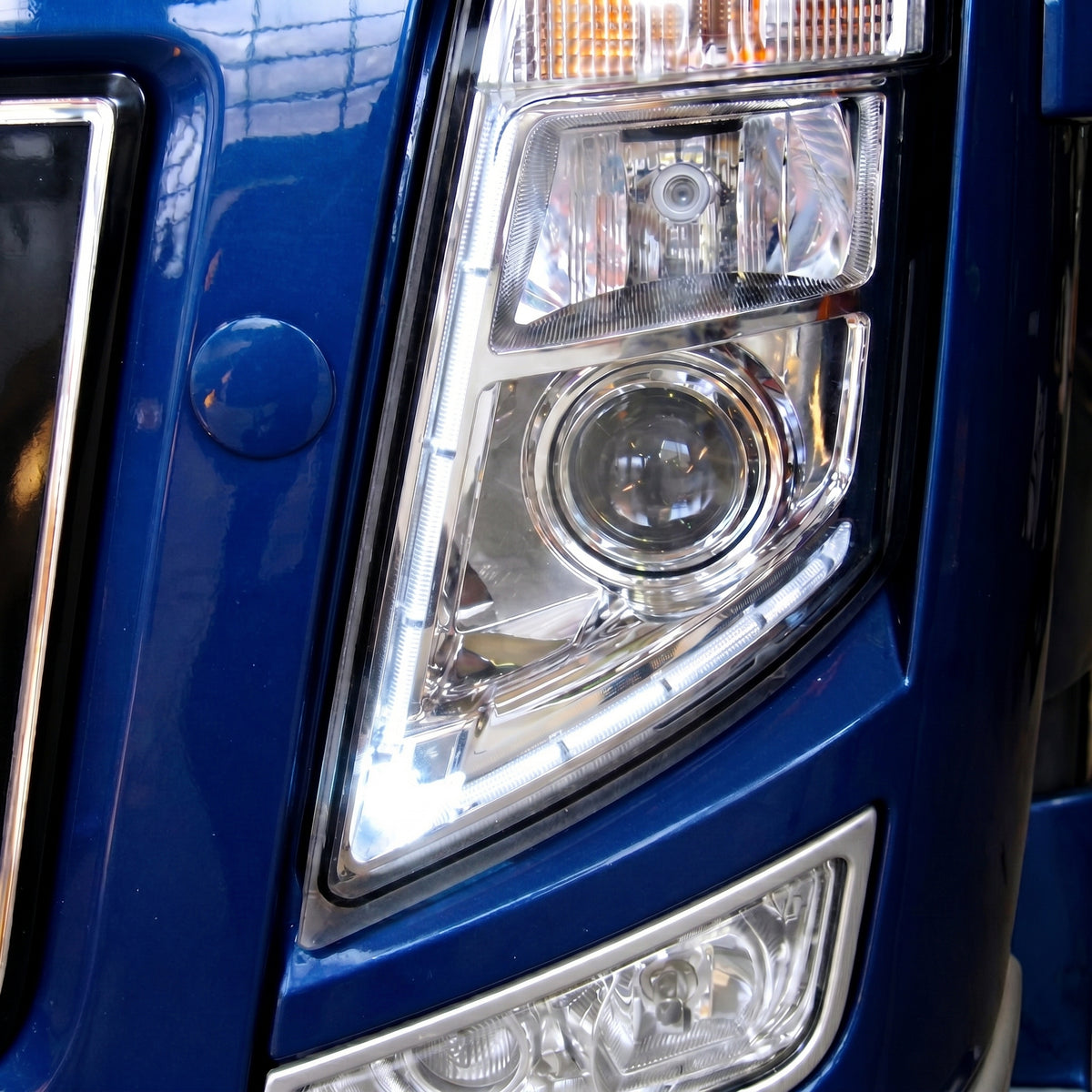 Volvo FH3 DRL Conversion Kit (White) (2009 - 2012)