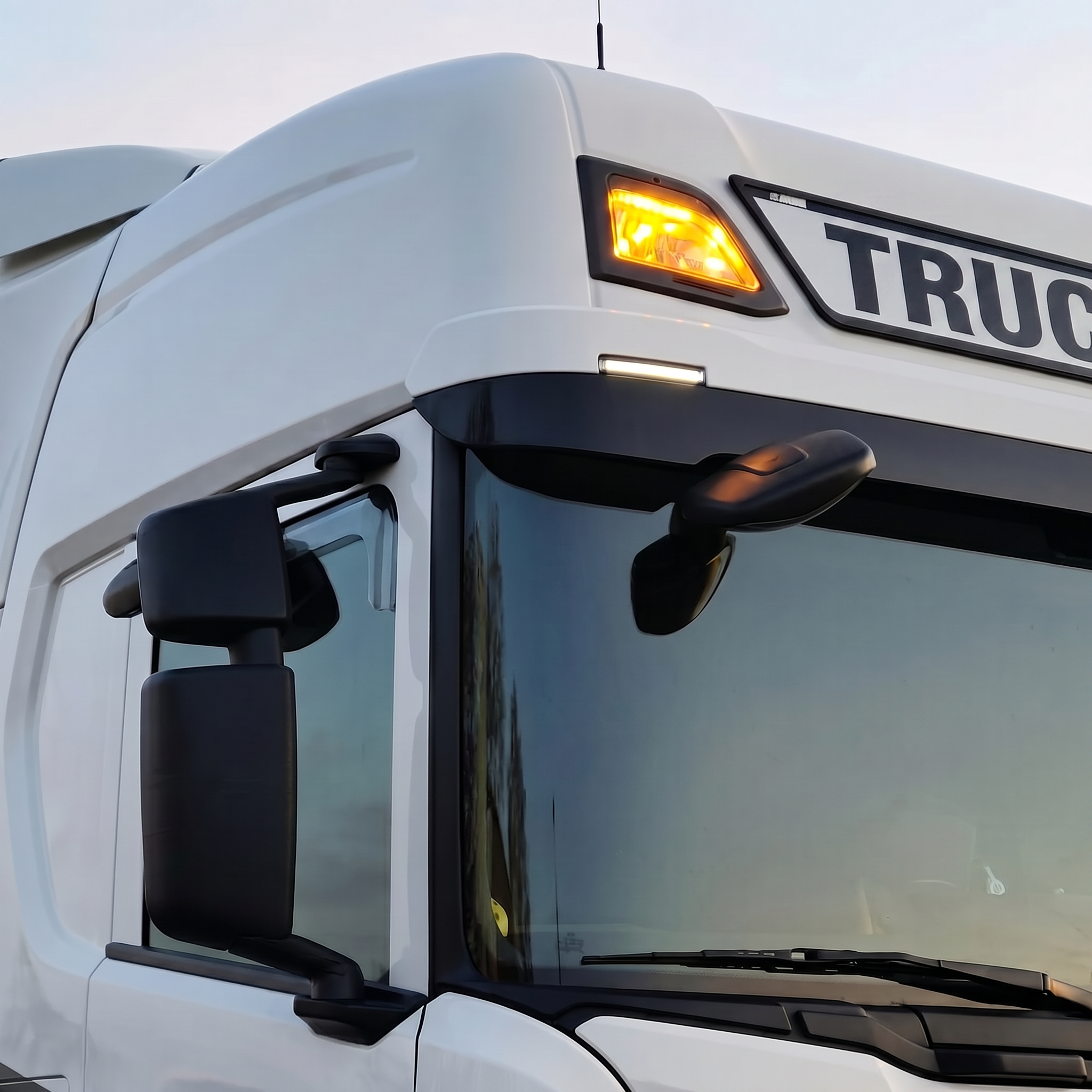Scania Next-Gen Dual Color Position Lights High-Beam (2016-2022)