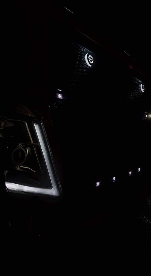 Suitable for Volvo illuminated Emblem - TruckLedDesign