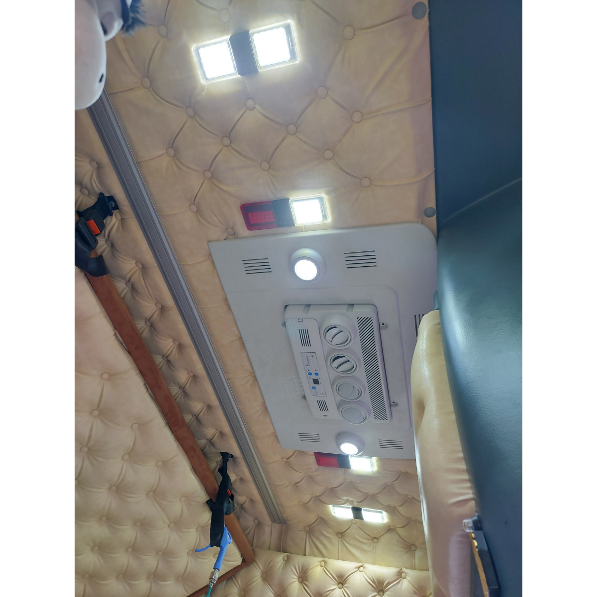 DAF XF 95 LED Interior Lights – Plug & Play (White/Red/Blue)