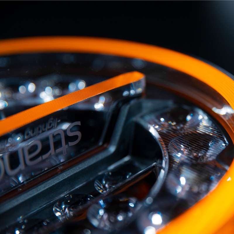 [STRANDS] FIREFLY PRO DRIVING LIGHT 9″