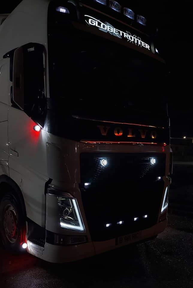 Suitable for Volvo illuminated Emblem - TruckLedDesign